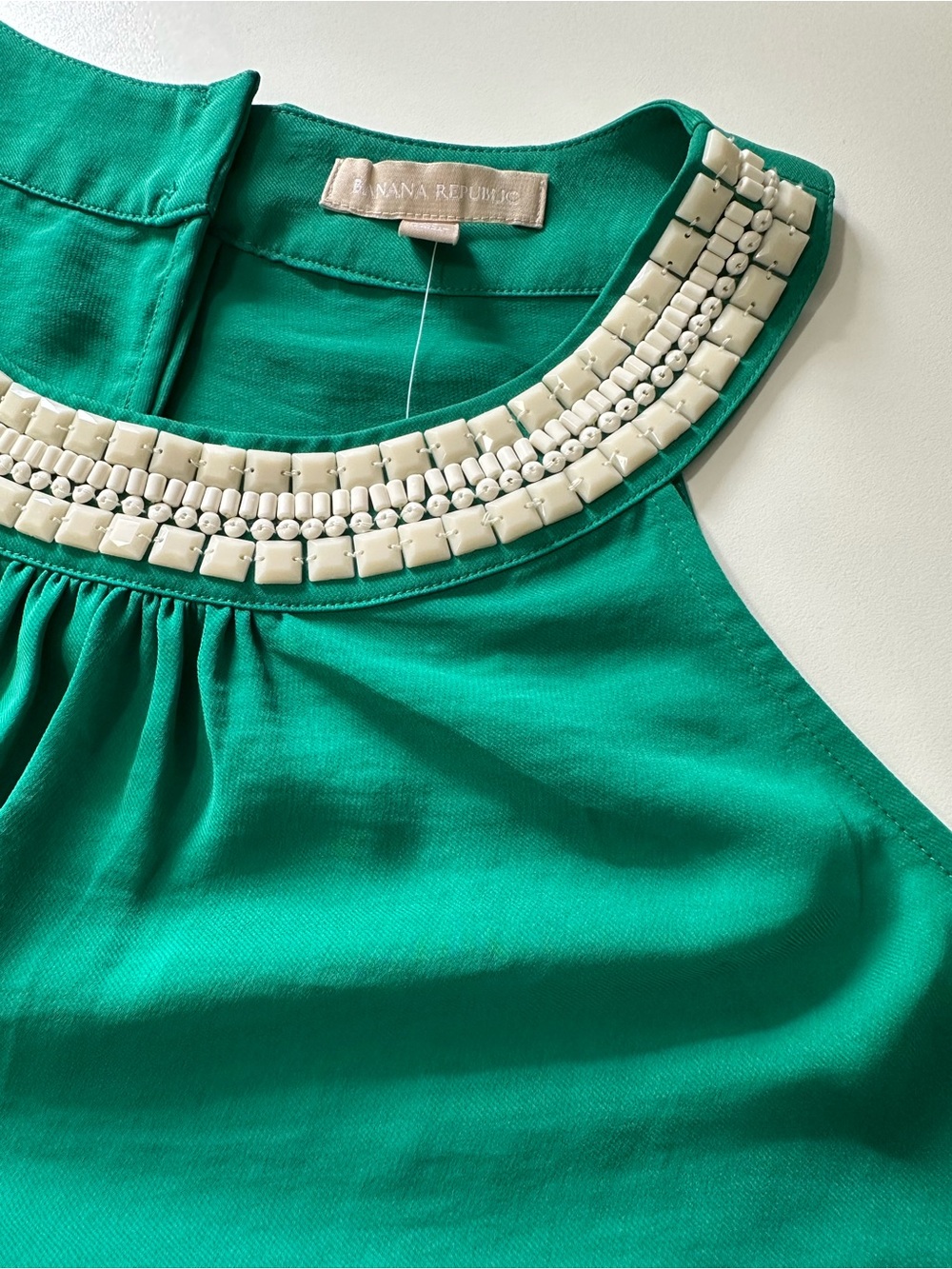Banana Republic Emerald Green Beaded Sleeveless Top – Size M - Picture 4 of 11